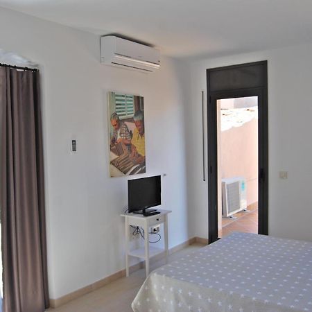Apartaments Fonda Comerc Torroella De Montgri Exterior photo