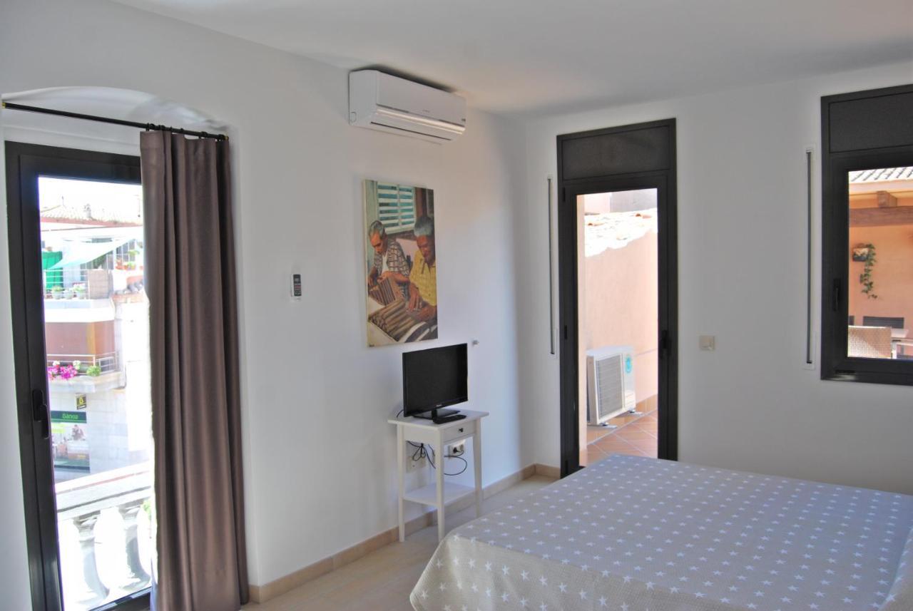 Apartaments Fonda Comerc Torroella De Montgri Exterior photo