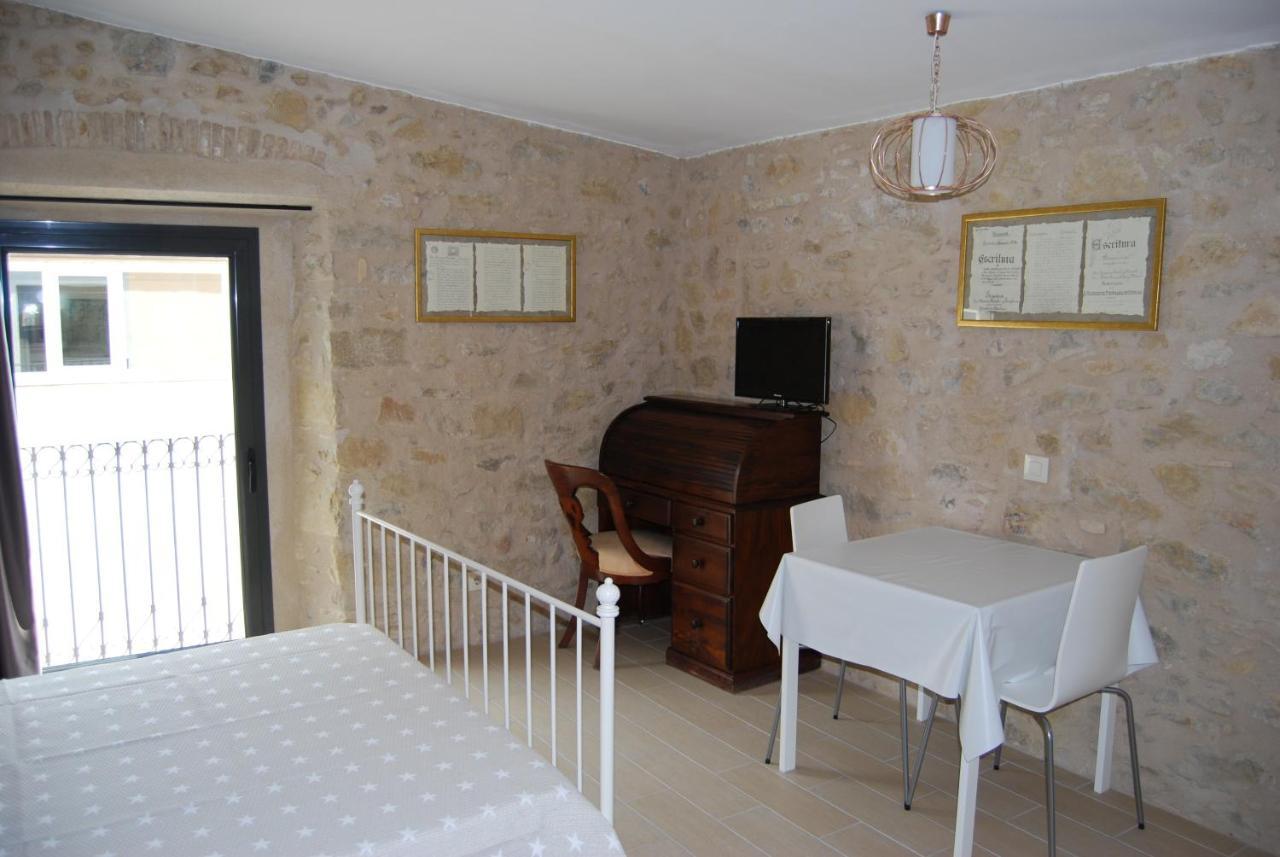 Apartaments Fonda Comerc Torroella De Montgri Exterior photo