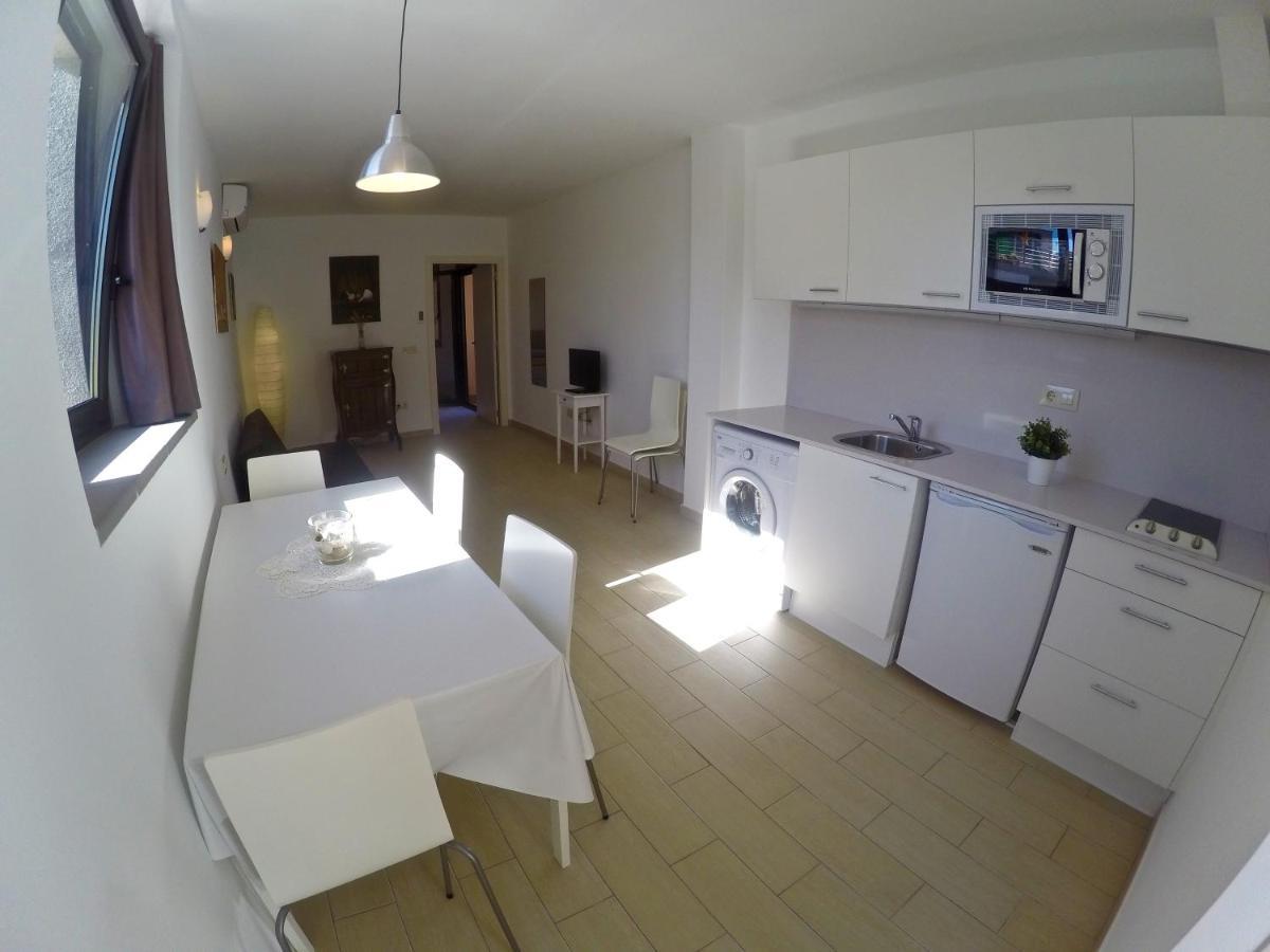 Apartaments Fonda Comerc Torroella De Montgri Exterior photo
