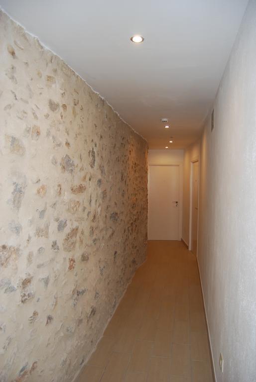 Apartaments Fonda Comerc Torroella De Montgri Exterior photo